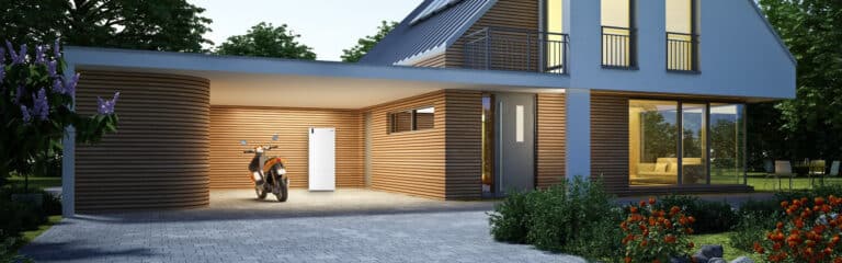hinen battery BH7700A in home garage